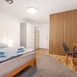 Lendkanal - - Netflix - Waschmaschine - Kaffeevollautomat - 8 Pax - 4 Schlafzimmer
