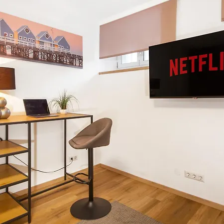 Lendkanal - - Netflix - Waschmaschine - Kaffeevollautomat - 8 Pax - 4 Schlafzimmer Lägenhet