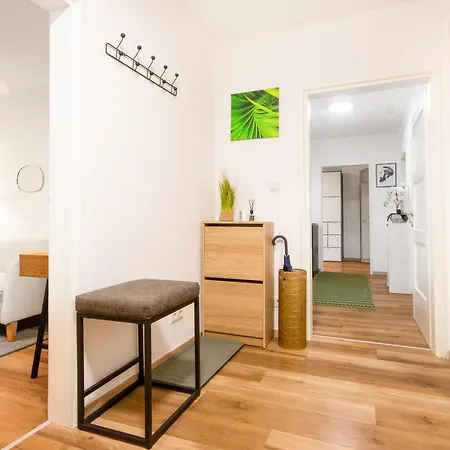 Lendkanal - - Netflix - Waschmaschine - Kaffeevollautomat - 8 Pax - 4 Schlafzimmer *