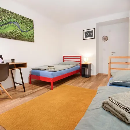Lendkanal - - Netflix - Waschmaschine - Kaffeevollautomat - 8 Pax - 4 Schlafzimmer 克拉根福