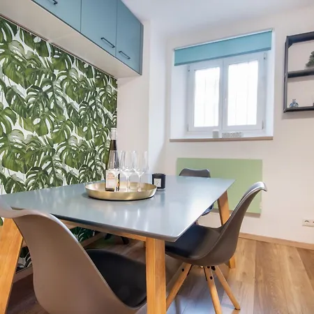 Lendkanal - - Netflix - Waschmaschine - Kaffeevollautomat - 8 Pax - 4 Schlafzimmer * Klagenfurt am Woerthersee