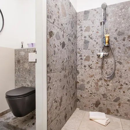 Lendkanal - - Netflix - Waschmaschine - Kaffeevollautomat - 8 Pax - 4 Schlafzimmer Apartment *