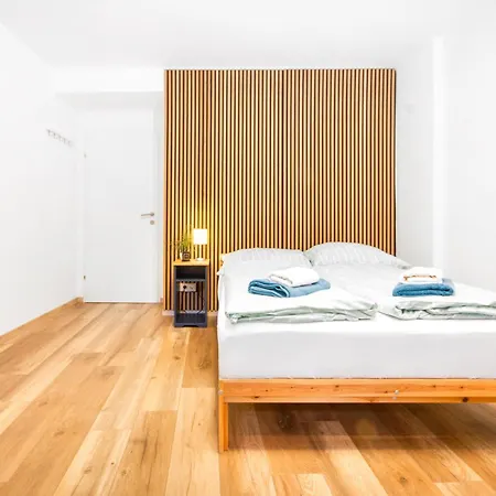 Lendkanal - - Netflix - Waschmaschine - Kaffeevollautomat - 8 Pax - 4 Schlafzimmer קלגנפורט