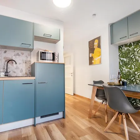 Lendkanal - - Netflix - Waschmaschine - Kaffeevollautomat - 8 Pax - 4 Schlafzimmer דירה *