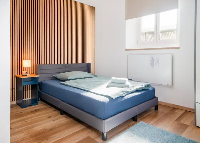 Lendkanal - - Netflix - Waschmaschine - Kaffeevollautomat - 8 Pax - 4 Schlafzimmer דירה קלגנפורט