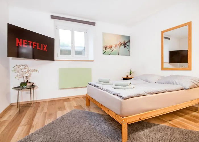 Lendkanal - - Netflix - Waschmaschine - Kaffeevollautomat - 8 Pax - 4 Schlafzimmer *