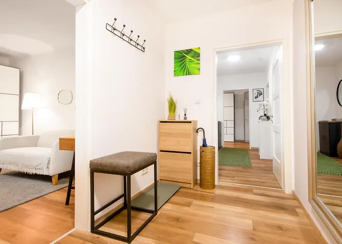 Lendkanal - - Netflix - Waschmaschine - Kaffeevollautomat - 8 Pax - 4 Schlafzimmer *