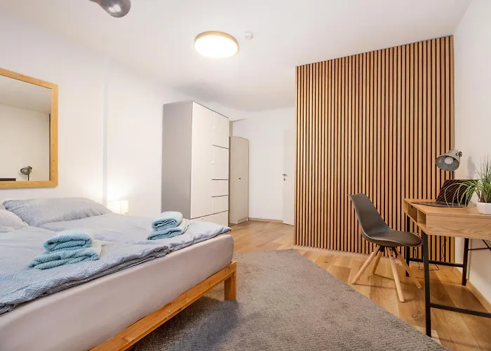 Lendkanal - - Netflix - Waschmaschine - Kaffeevollautomat - 8 Pax - 4 Schlafzimmer